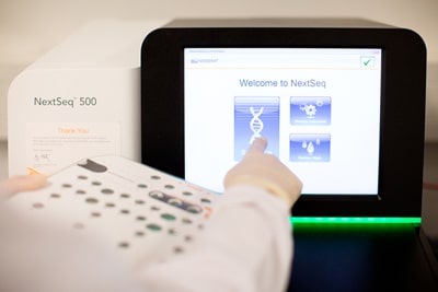 Modern sequencing devices in a research laboratory at the FZB